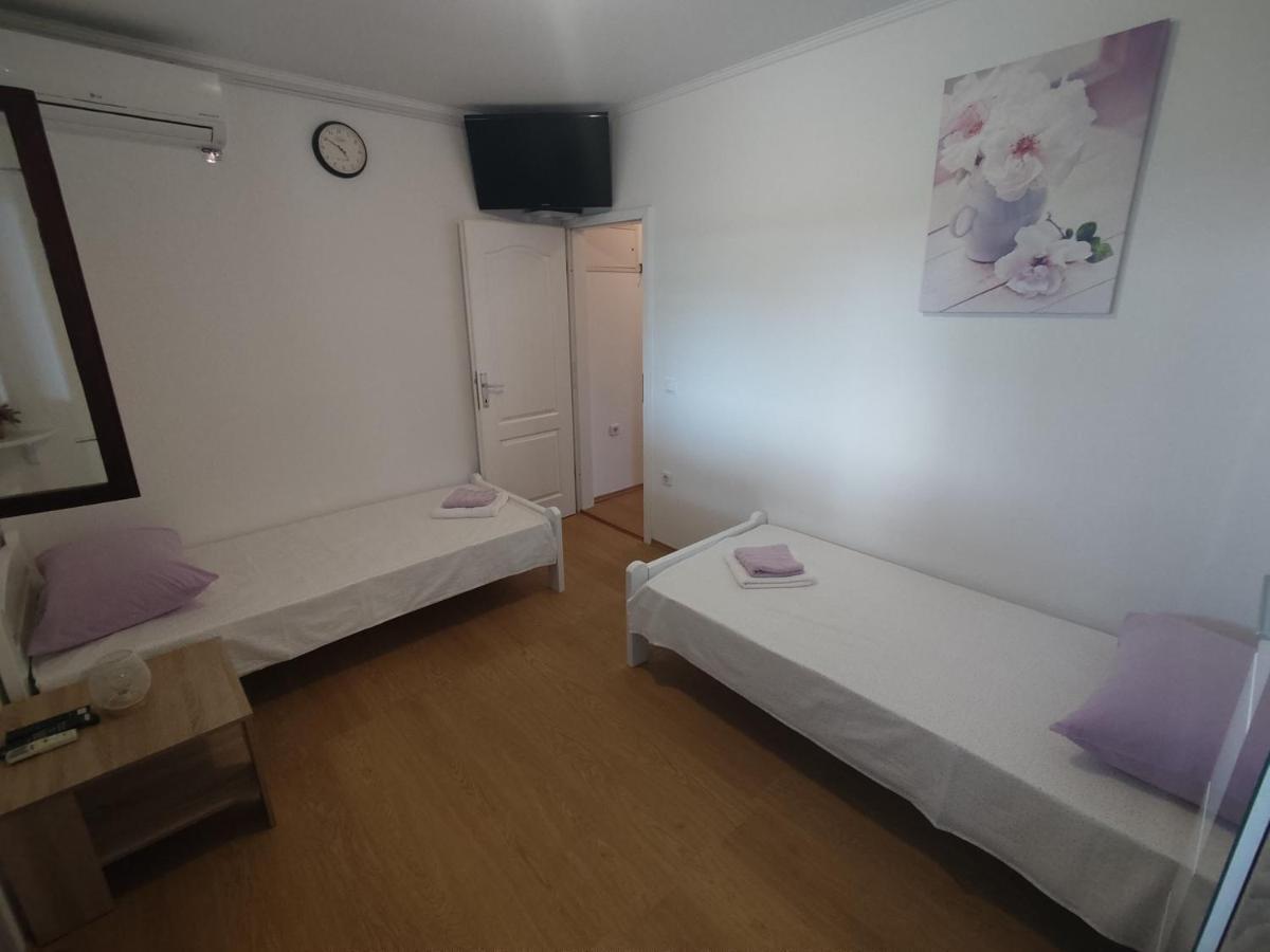 Apartment Nakic Vrpolje 外观 照片