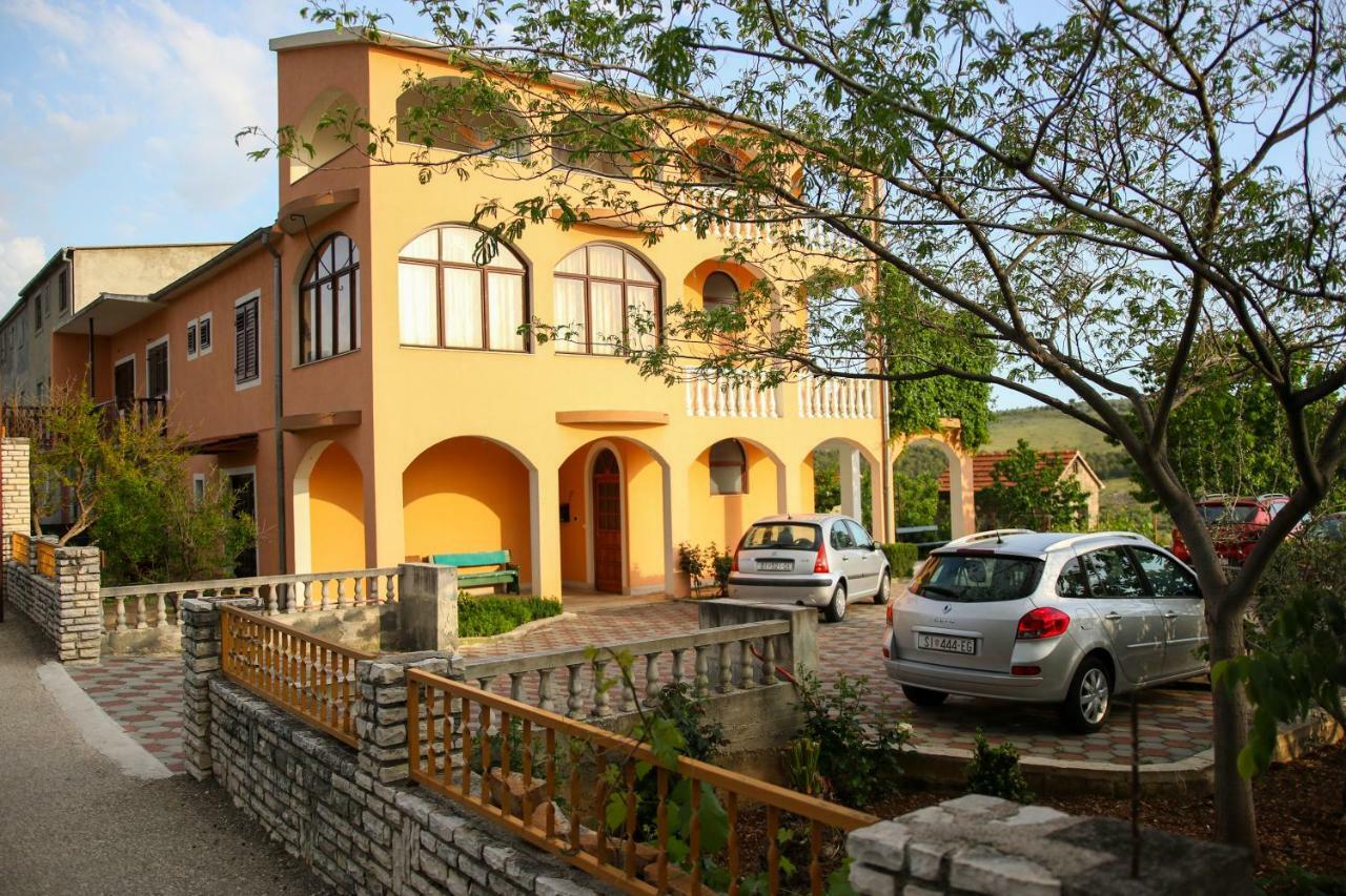 Apartment Nakic Vrpolje 外观 照片