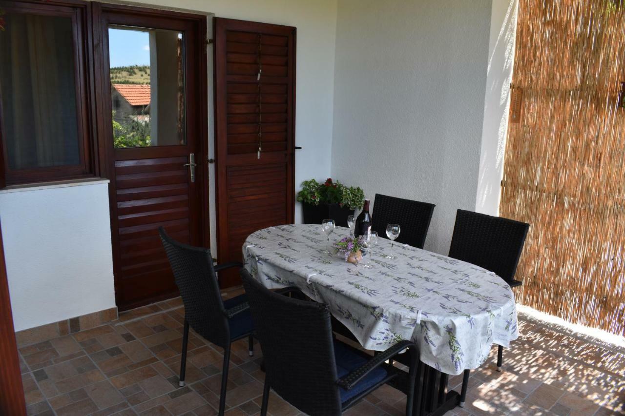 Apartment Nakic Vrpolje 外观 照片